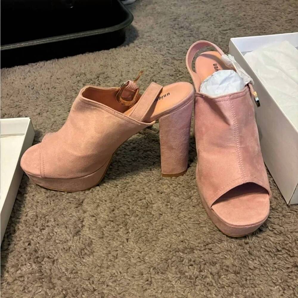 NEW UNIQUE VINTAGE women's suede buckle sling heels in pink